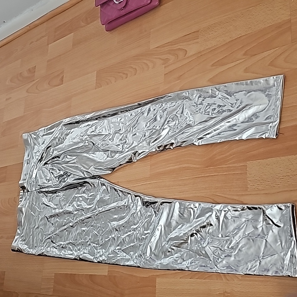Shinny stretchy leggings